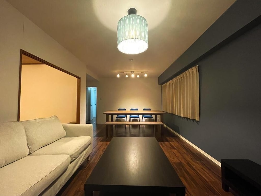 客室内のダイニングエリア