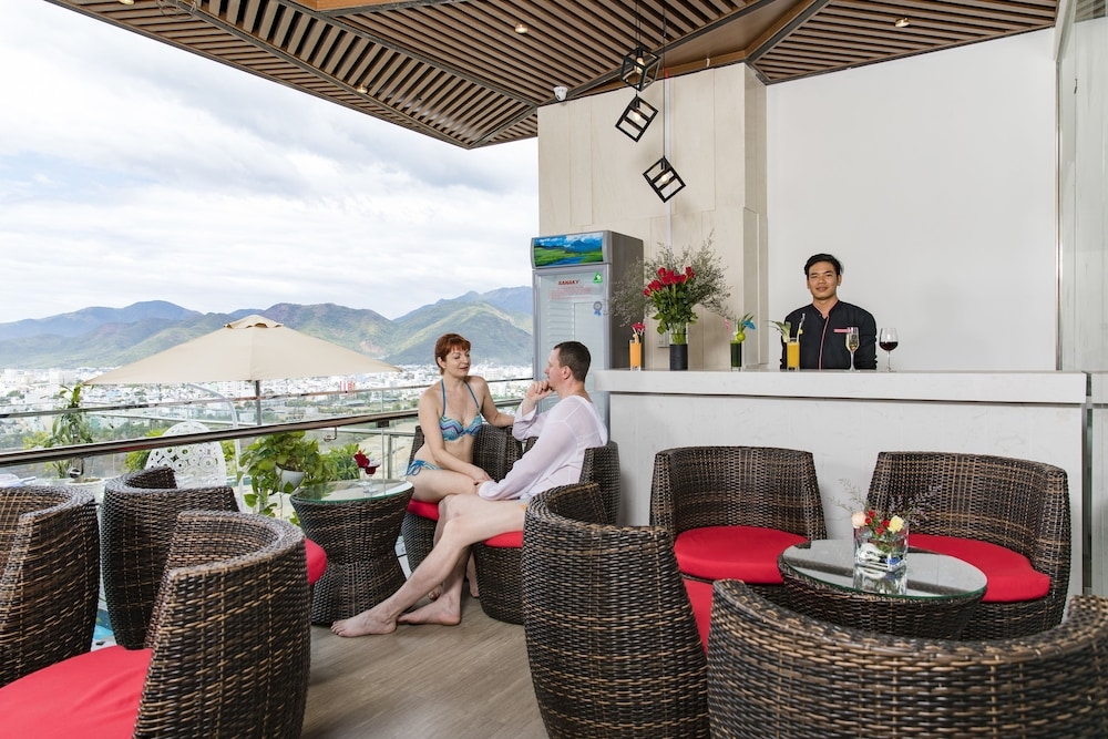 プールサイドバー