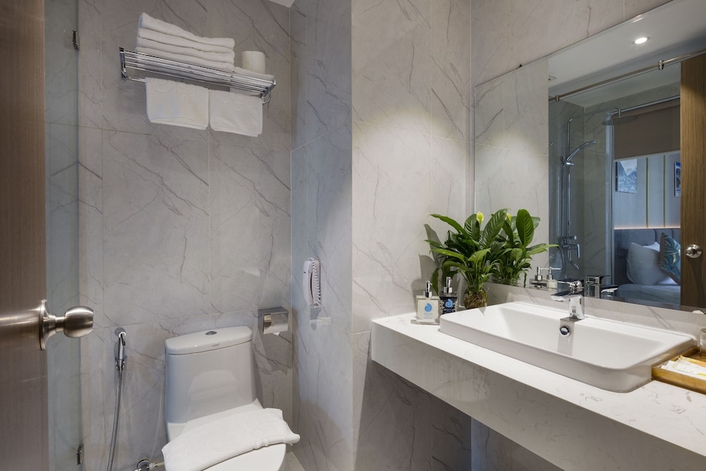 バスルームのシャワー