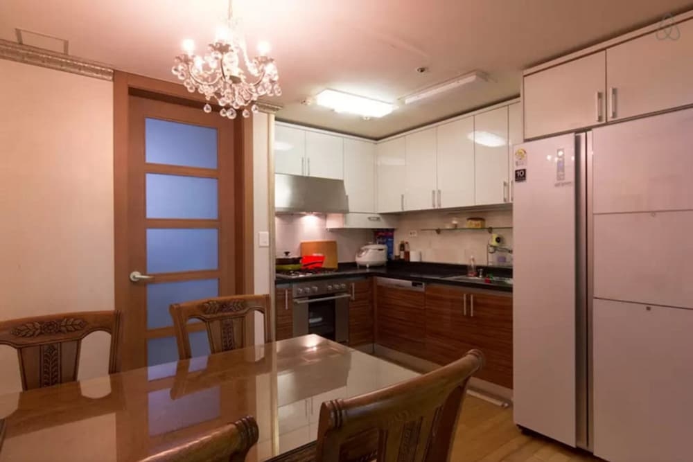 客室内のダイニングエリア