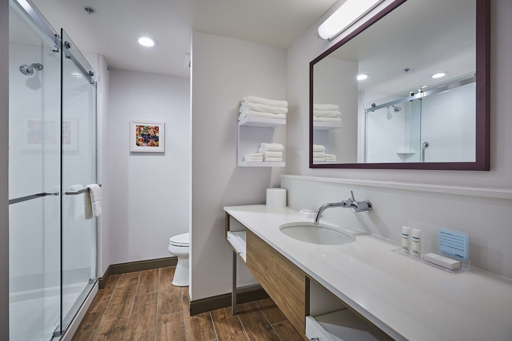 バスルームのシャワー