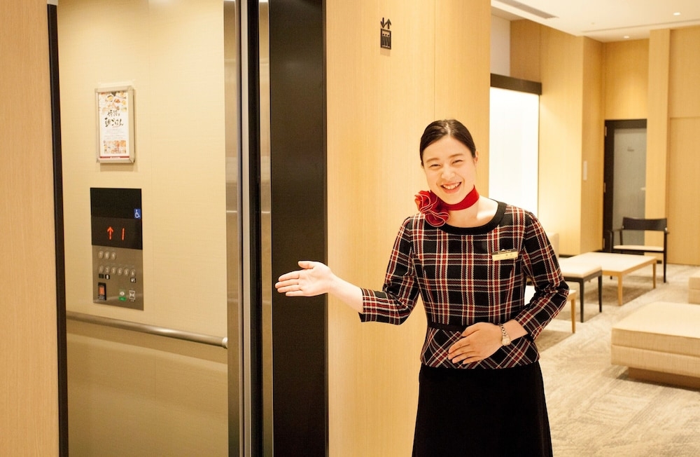 チェックイン / チェックアウト キオスク