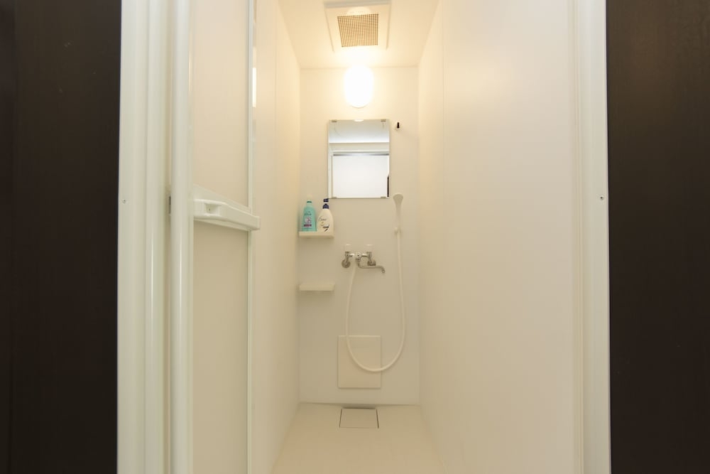 バスルームのシャワー