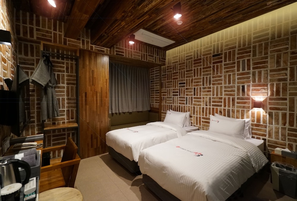 客室内のダイニングエリア