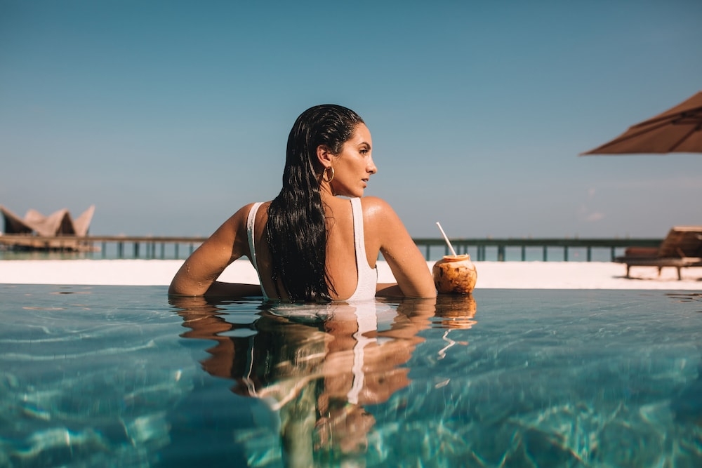 プールサイドバー