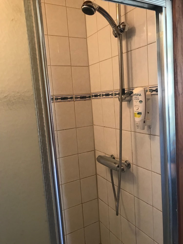 バスルームのシャワー