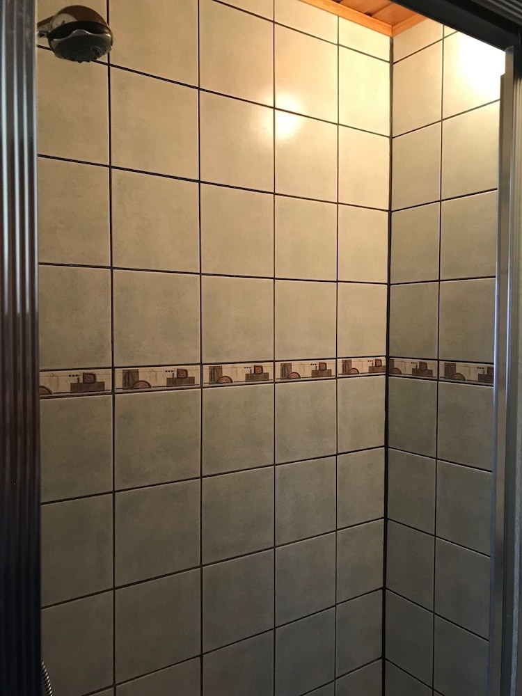 バスルームのシャワー