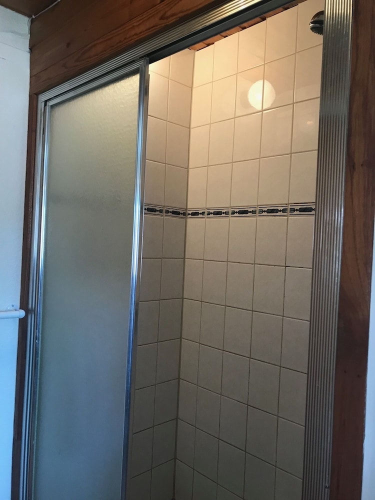 バスルームのシャワー