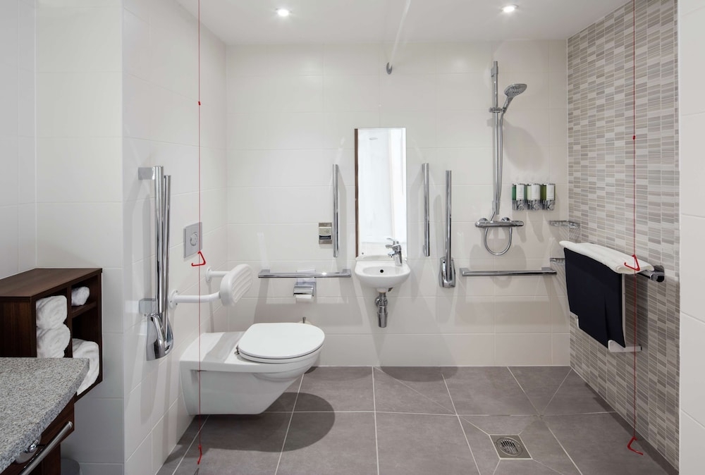 バスルームのシャワー