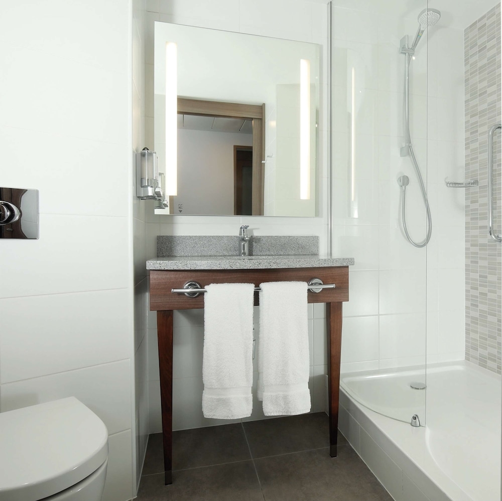 バスルームのシャワー