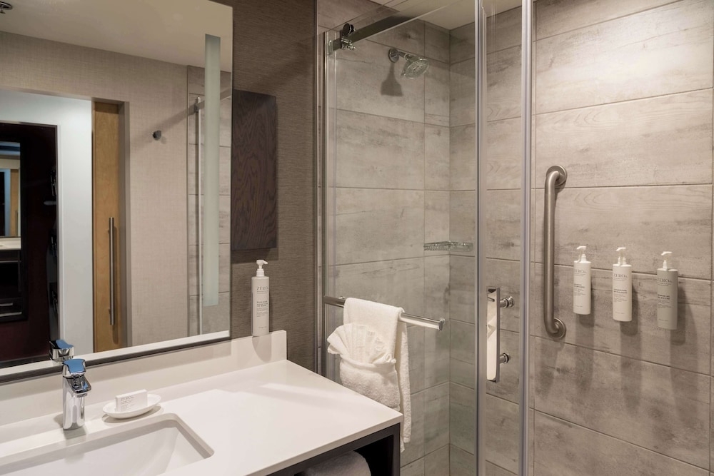 バスルームのシャワー