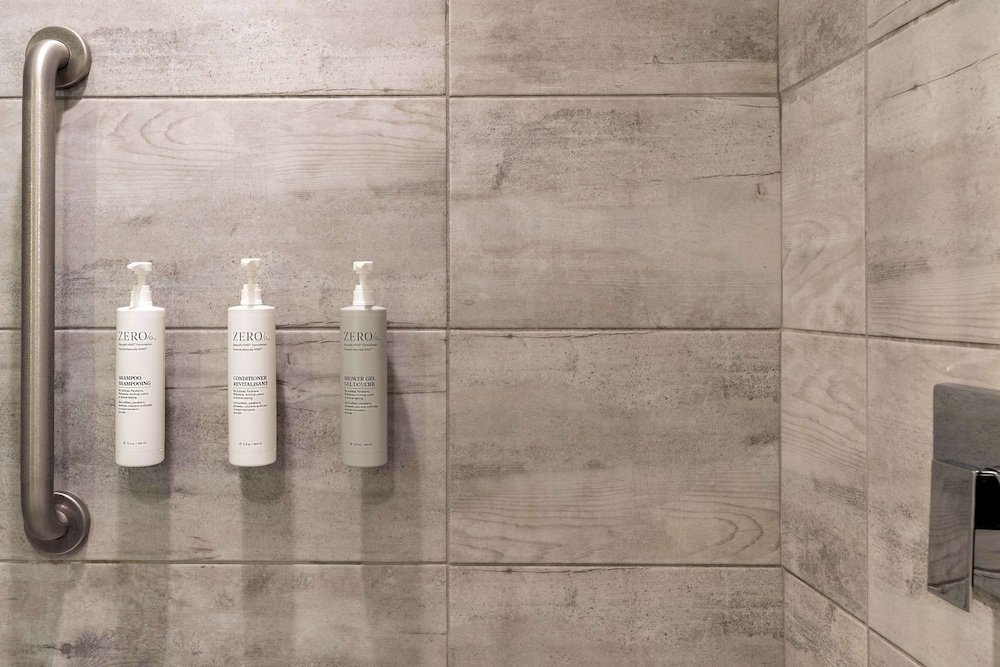 バスルームのシャワー