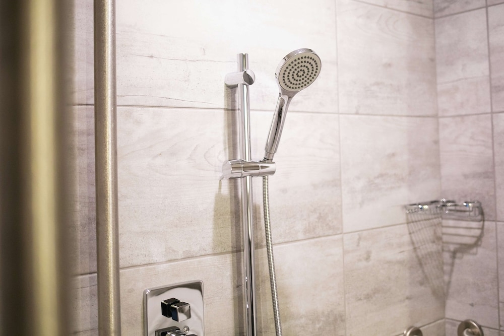 バスルームのシャワー