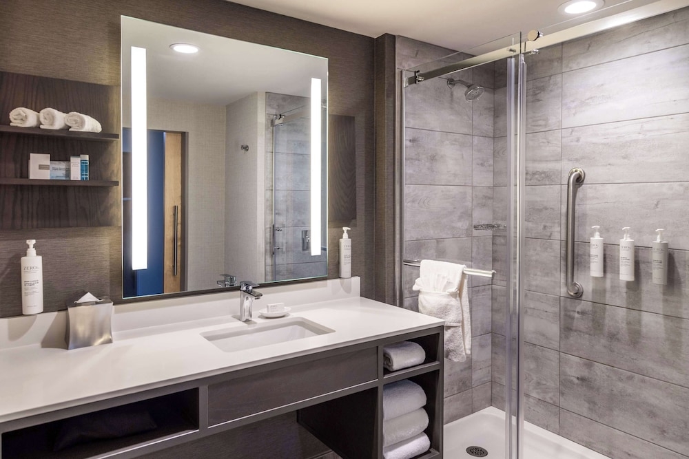 バスルームのシャワー