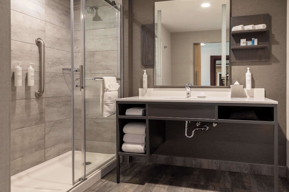 バスルームのシャワー