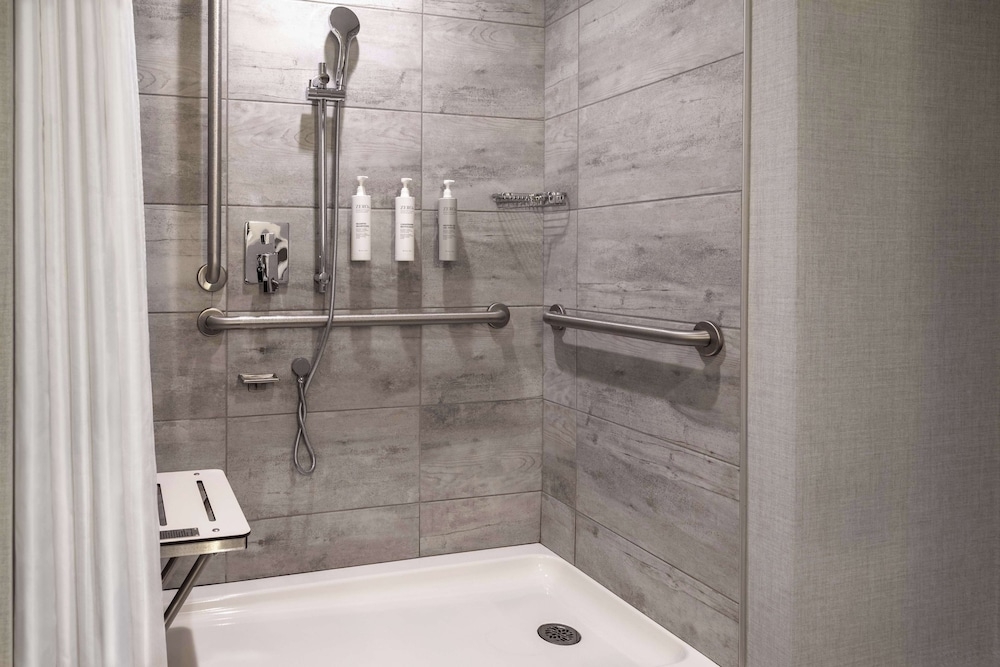 バスルームのシャワー