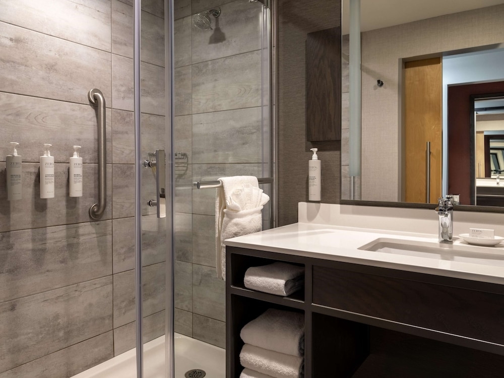 バスルームのシャワー