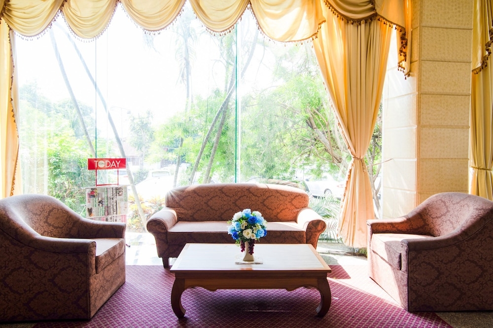 ロビーラウンジ