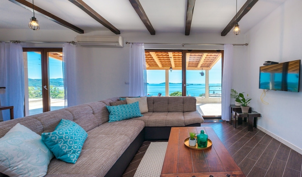 リビング エリア