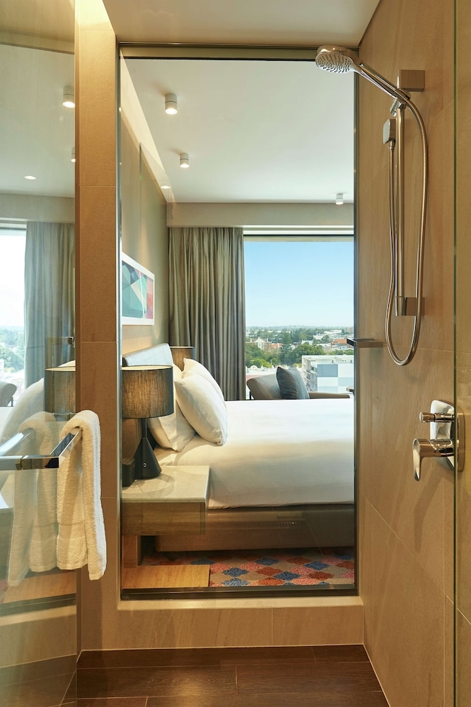 バスルームのシャワー