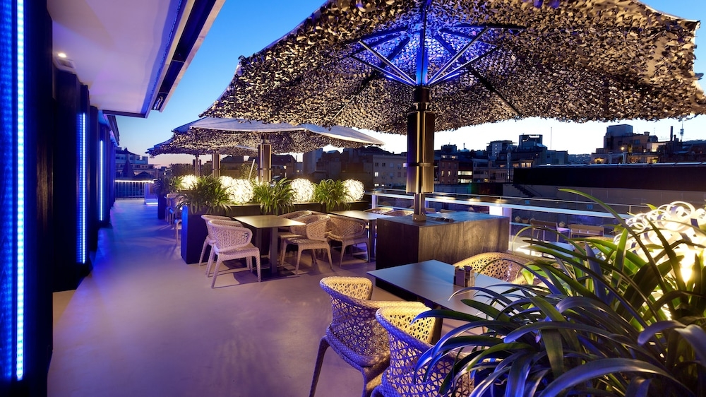 プールサイドバー