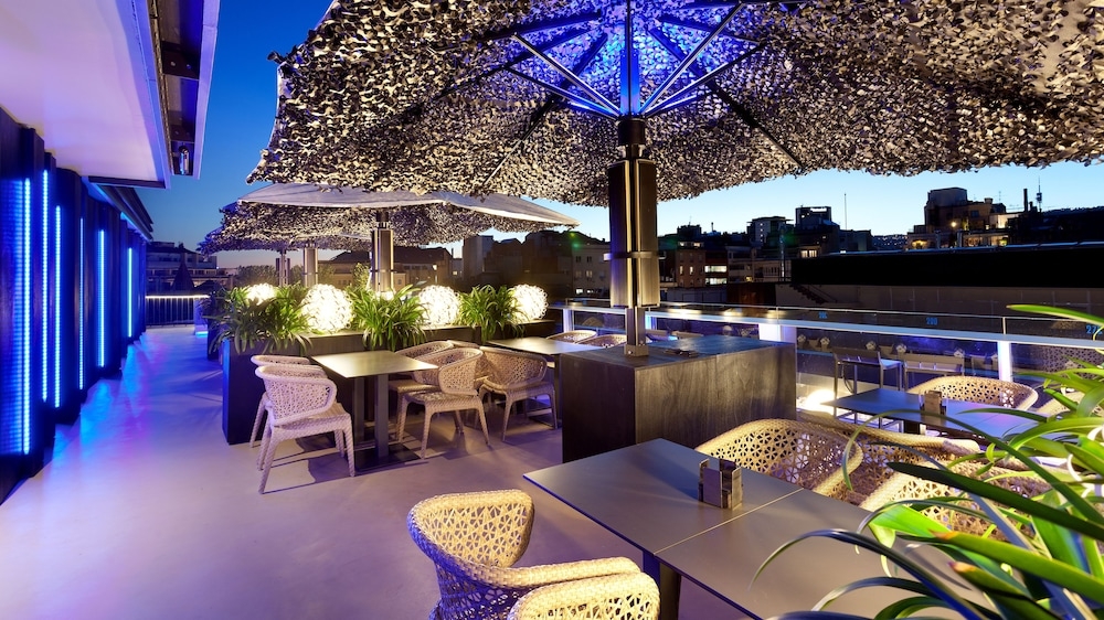 プールサイドバー