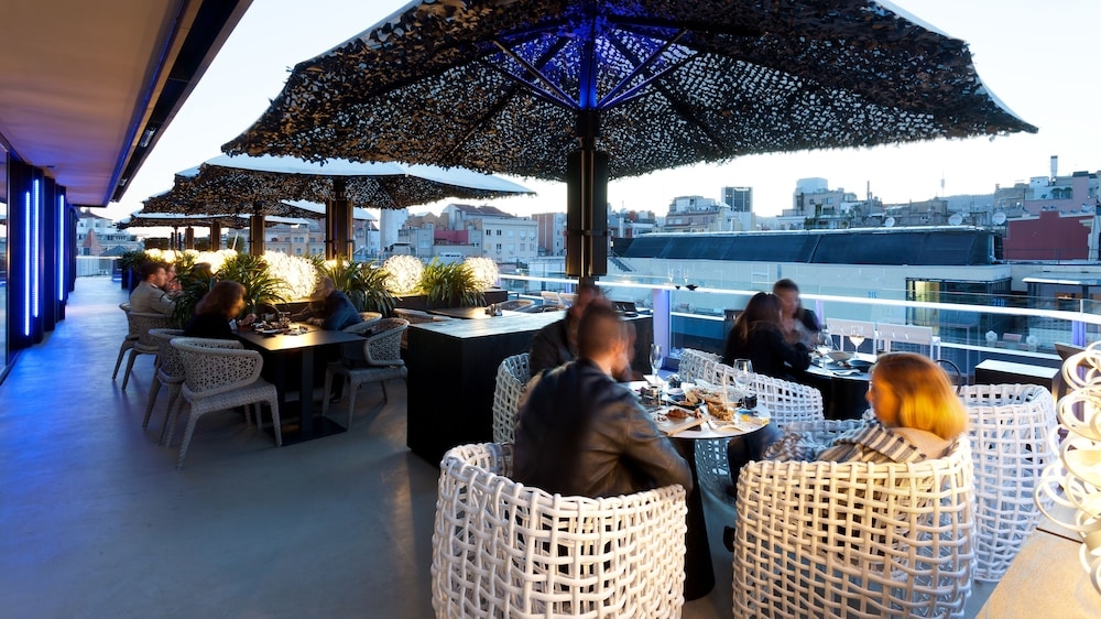 プールサイドバー