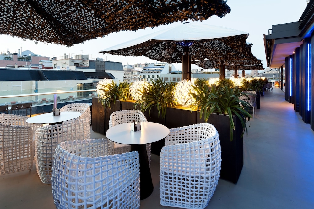 プールサイドバー