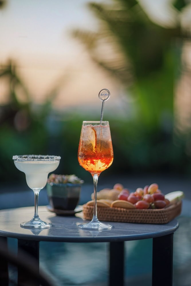 プールサイドバー