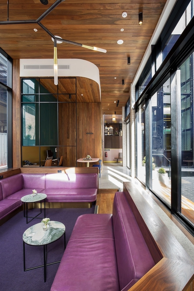 ロビー応接スペース