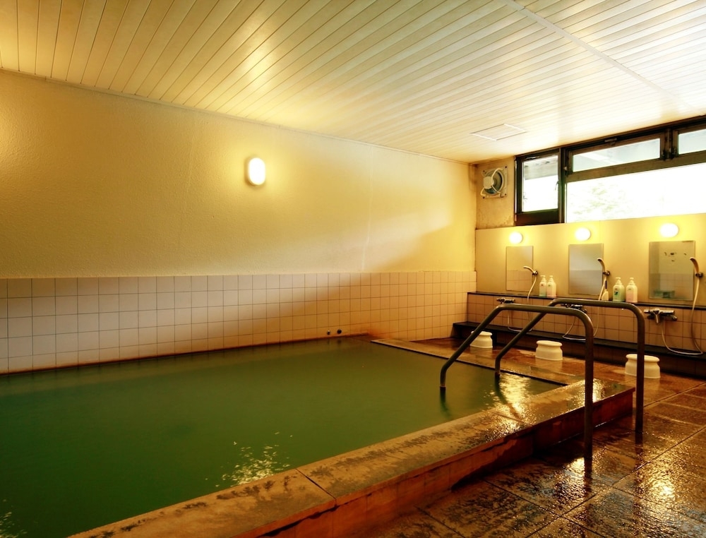 屋内スパ浴槽