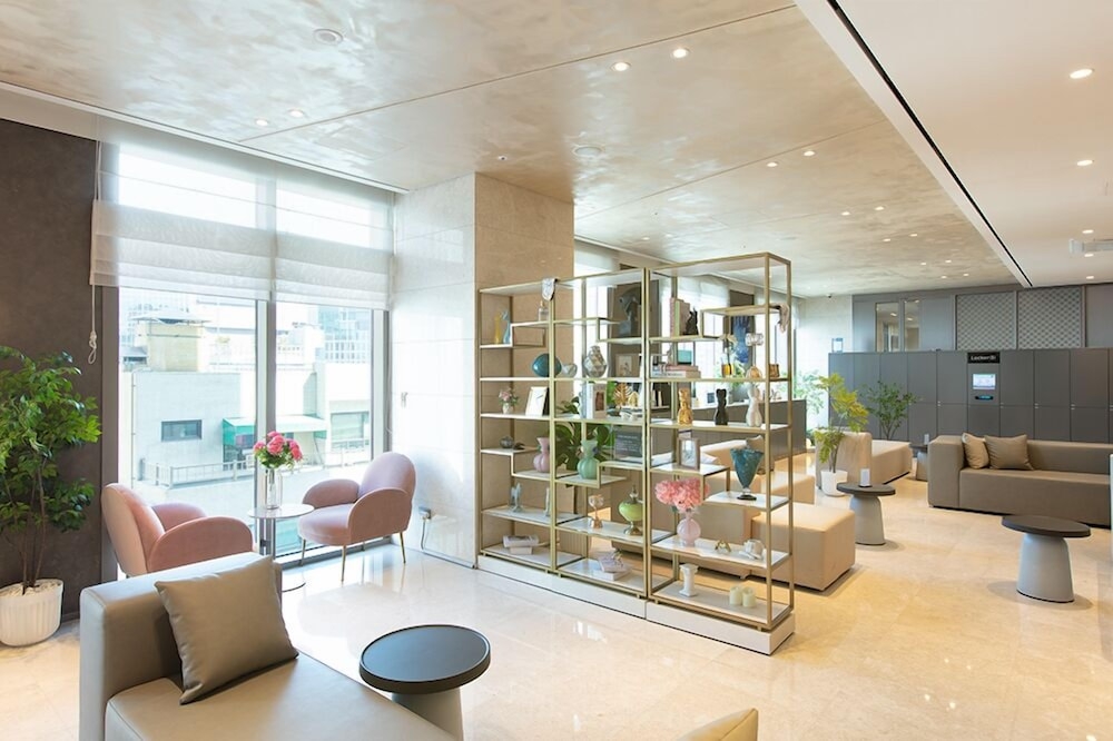 ロビーラウンジ