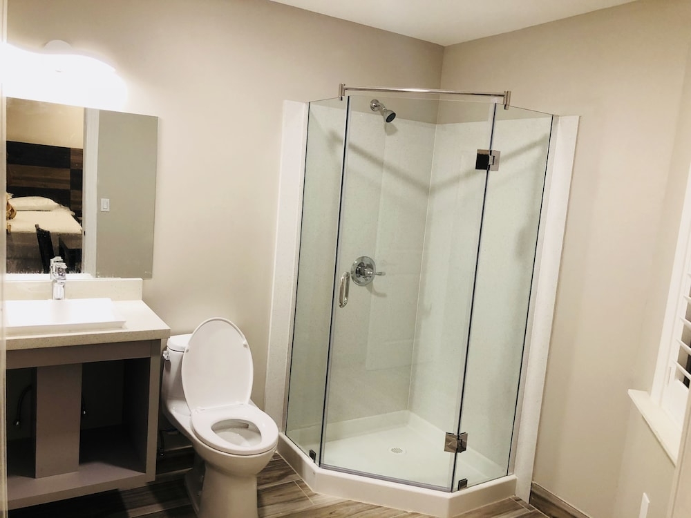 バスルームのシャワー