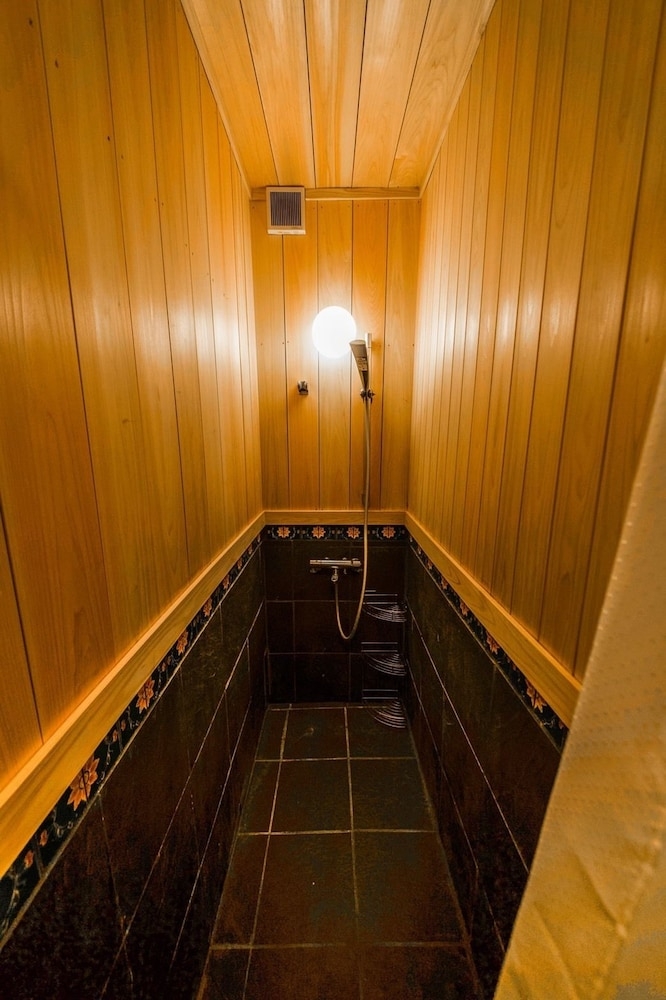 バスルームのシャワー