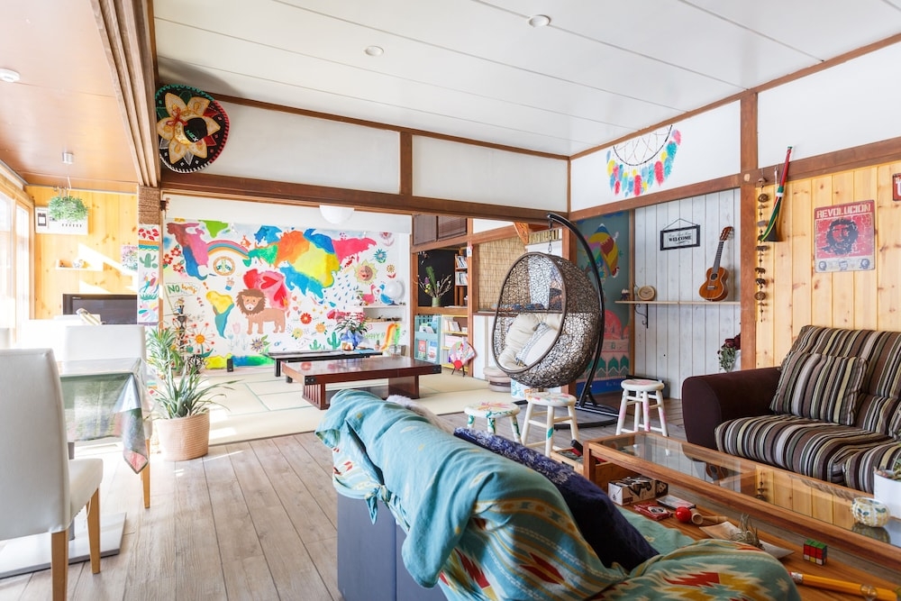 ロビーラウンジ