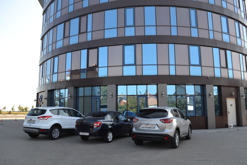 RV またはトラック用駐車場