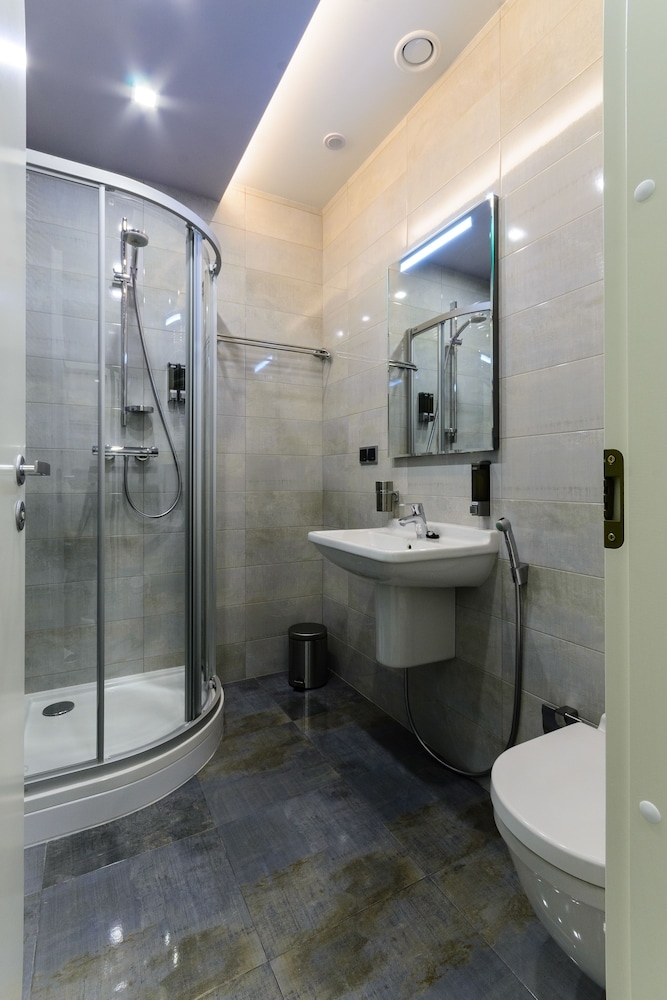 バスルームのシャワー