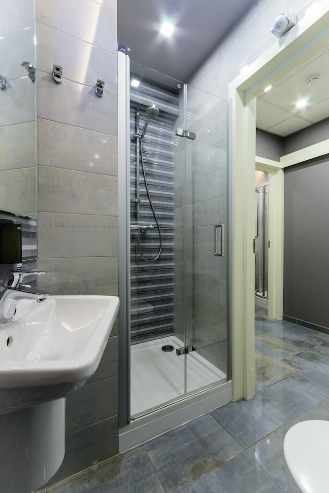 バスルームのシャワー