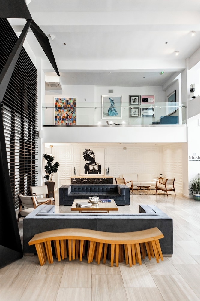 ロビー応接スペース