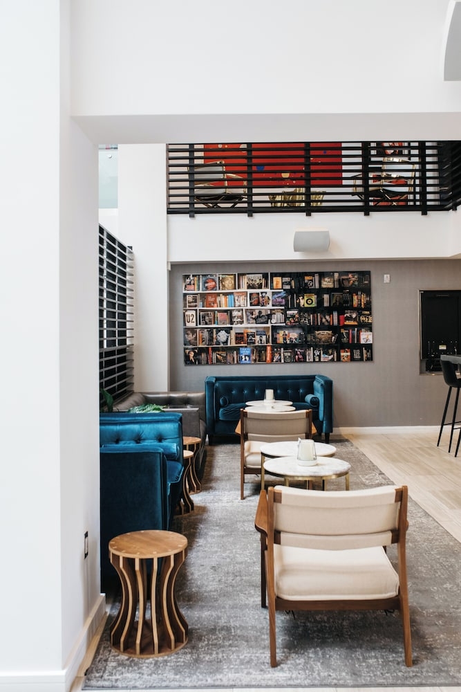 ロビーラウンジ