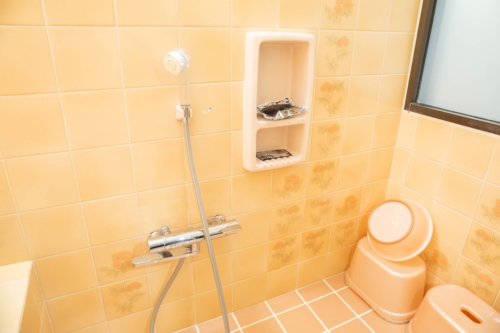 バスルームのシャワー