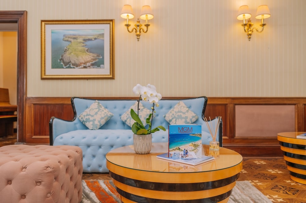 ロビーラウンジ