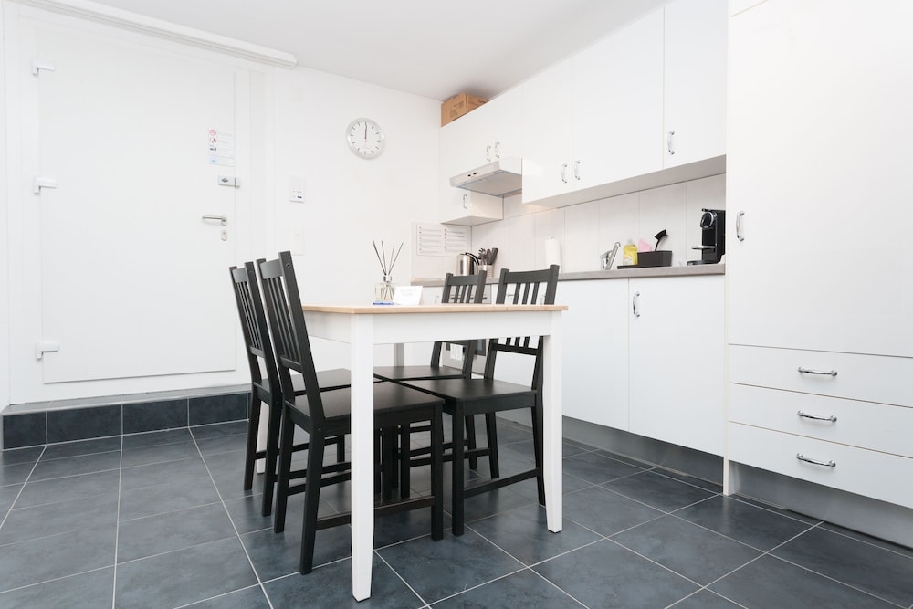 客室内のダイニングエリア