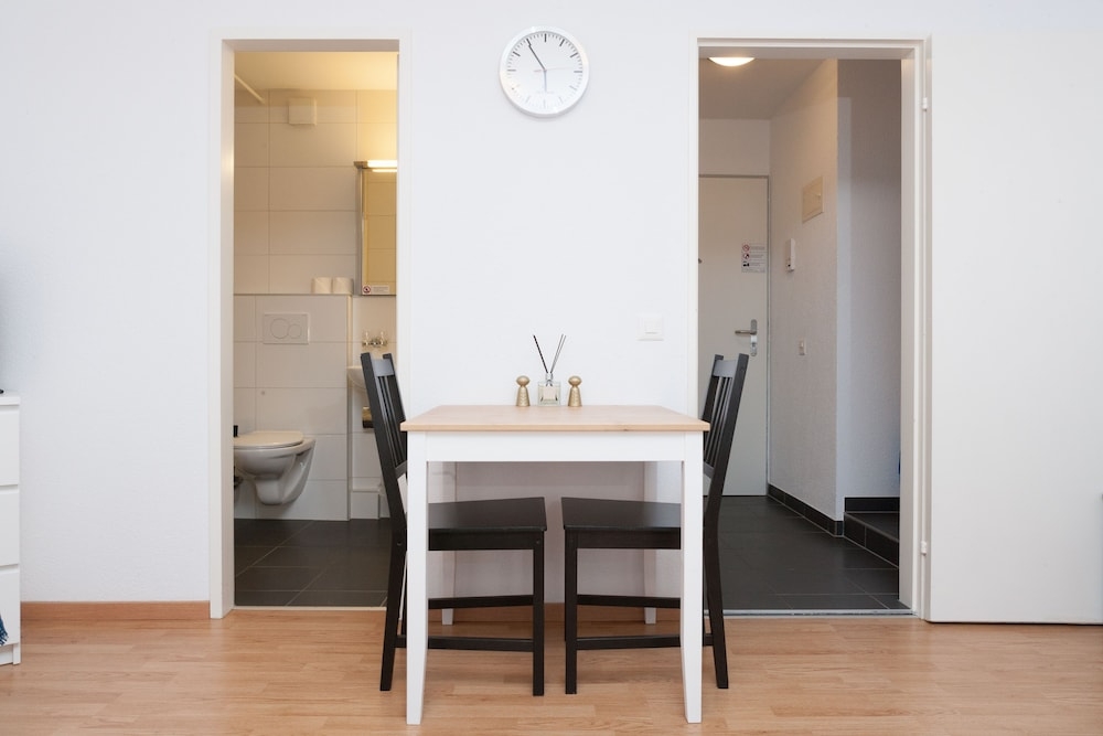 客室内のダイニングエリア