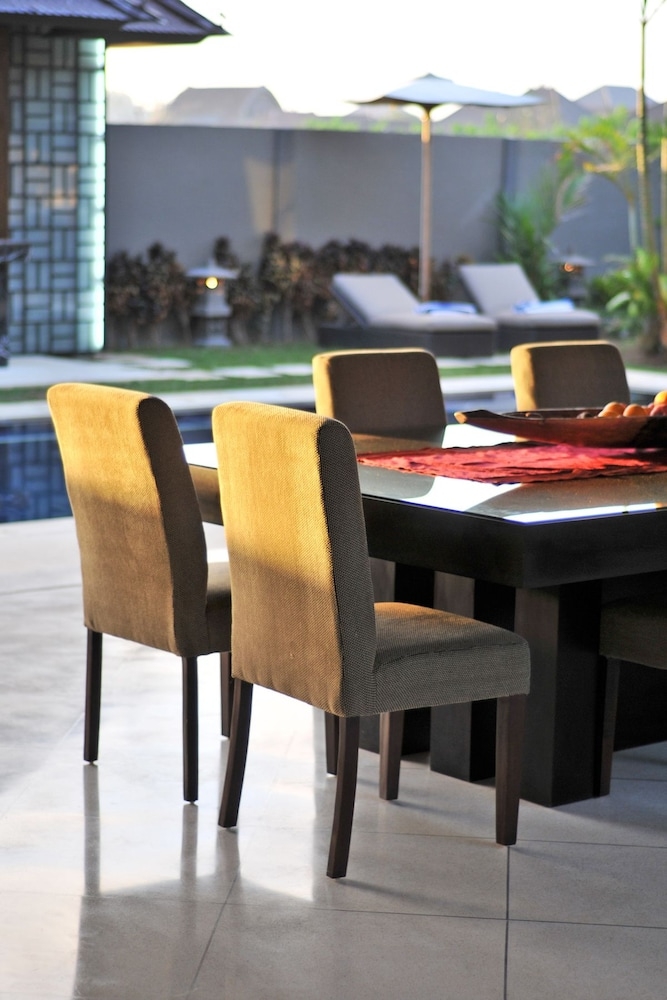 客室内のダイニングエリア