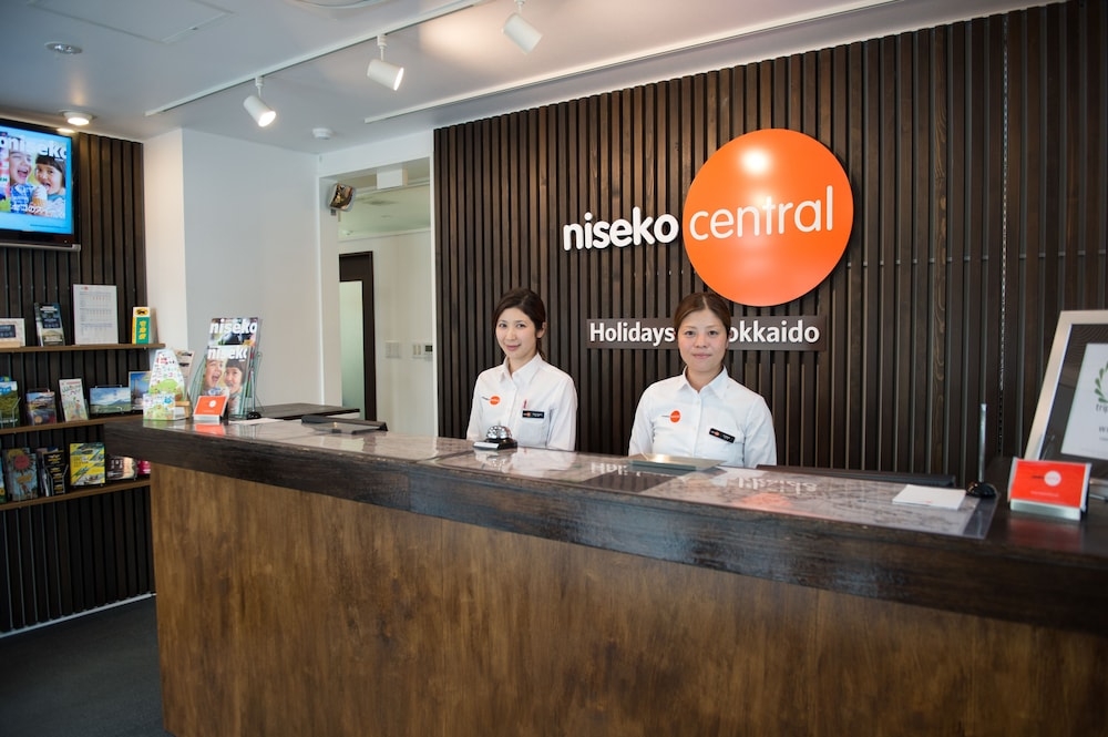 チェックイン / チェックアウト キオスク