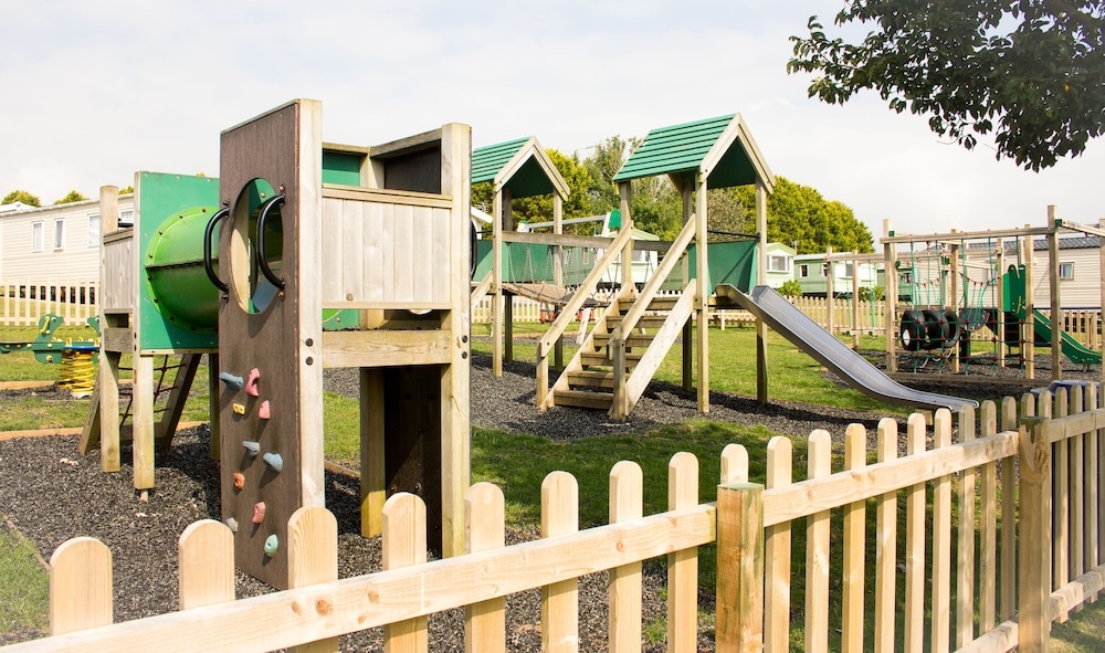 子供用の遊び場 - 屋外