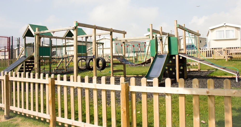 子供用の遊び場 - 屋外