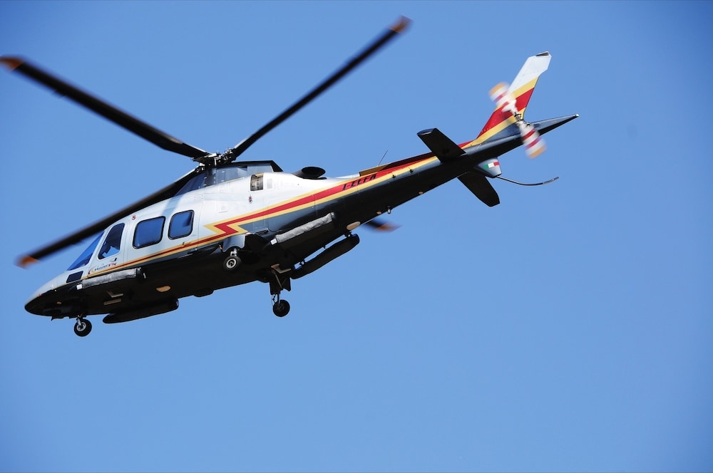 ヘリコプター / 飛行機ツアー