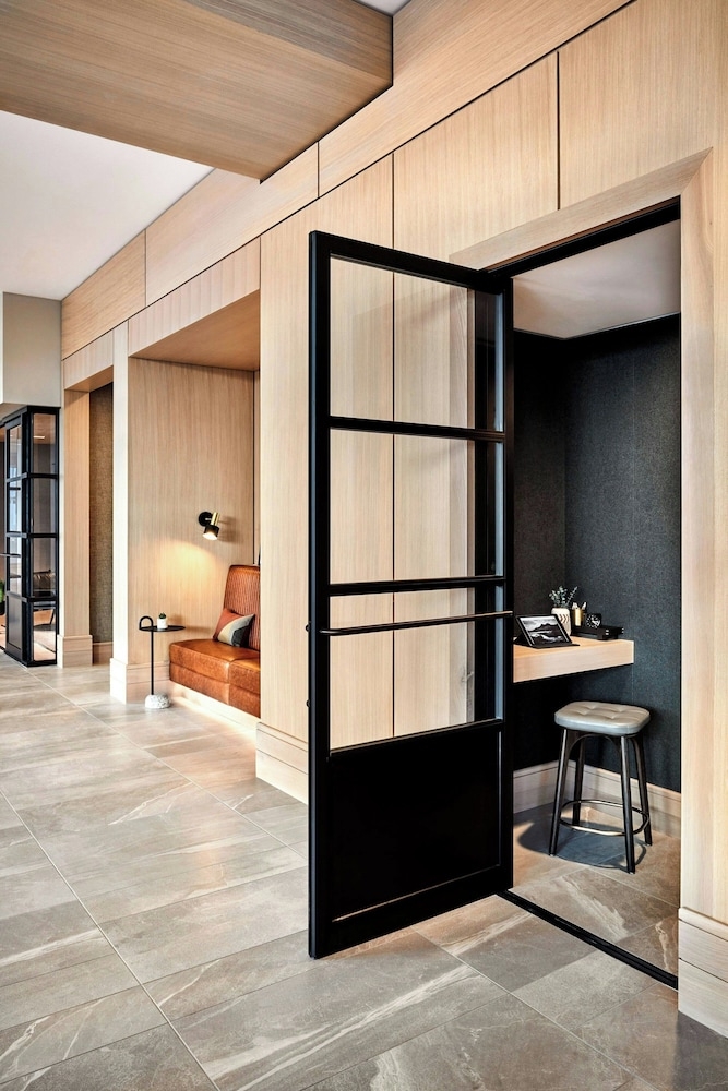 ロビーラウンジ